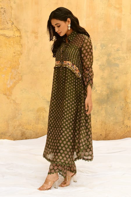 Label Niti Bothra_Green Silk Embroidery, Cut Work Collared Chandrakala Print Kurta And Pant Set _at_Aza_Fashions