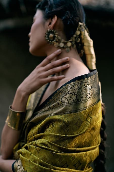 Paaprika Green Silk Embroidery Handwoven Kanjivaram Saree Online at Aza Fashions Paaprika_Green Silk Embroidery Handwoven Kanjivaram Saree _Online_at_Aza_Fashions