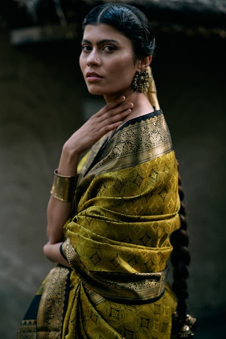 Buy Paaprika Green Silk Embroidery Handwoven Kanjivaram Saree Online at Aza Fashions Buy_Paaprika_Green Silk Embroidery Handwoven Kanjivaram Saree _Online_at_Aza_Fashions