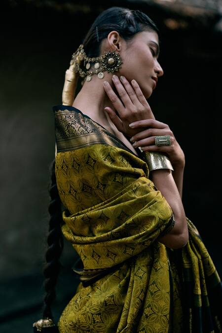 Shop Paaprika Green Silk Embroidery Handwoven Kanjivaram Saree Online at Aza Fashions Shop_Paaprika_Green Silk Embroidery Handwoven Kanjivaram Saree _Online_at_Aza_Fashions