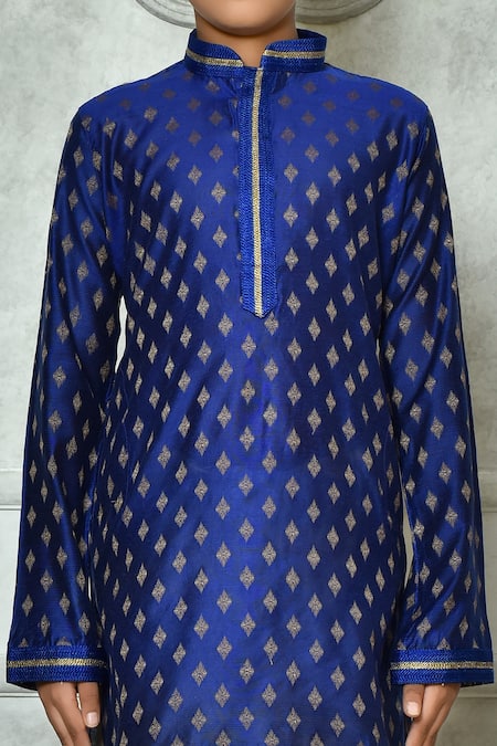 Petite Pomme_Blue Silk Embroidery Floral Motifs Kurta _Online_at_Aza_Fashions
