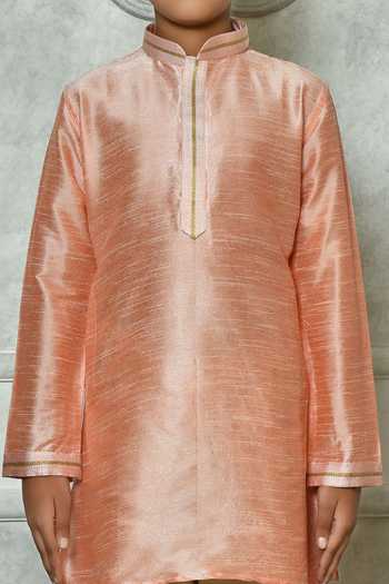 Petite Pomme_Peach Silk Embroidery Mandarin Collar Kurta _Online_at_Aza_Fashions