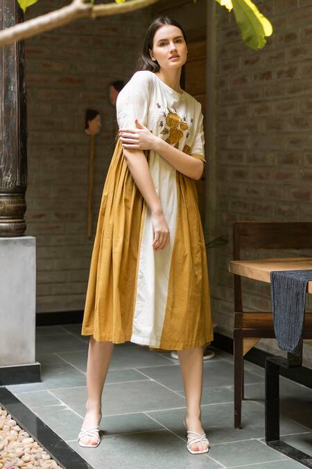 Vaani Beswal Ivory Handloom Cotton Embroidery Round Neck Applique Midi Dress Online at Aza Fashions Vaani Beswal_Ivory Handloom Cotton Embroidery Round Neck Applique Midi Dress _Online_at_Aza_Fashions