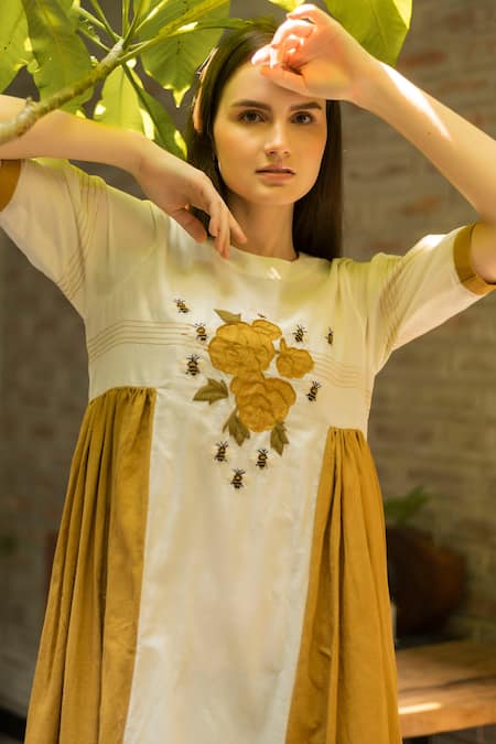 Buy Vaani Beswal Ivory Handloom Cotton Embroidery Round Neck Applique Midi Dress Online at Aza Fashions Buy_Vaani Beswal_Ivory Handloom Cotton Embroidery Round Neck Applique Midi Dress _Online_at_Aza_Fashions