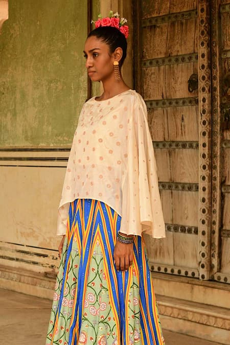 Buy_Swati Vijaivargie_Off White Silk Hand Embroidered Motifs Round Deewani Cape  _Online_at_Aza_Fashions