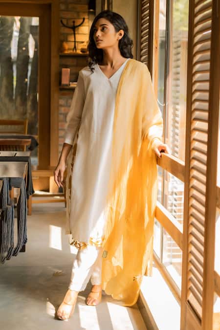 Shop Vaani Beswal Ivory Handwoven Malai Chanderi Applique Embroidered Eliza Kurta Trouser Set Online at Aza Fashions Shop_Vaani Beswal_Ivory Handwoven Malai Chanderi Applique Embroidered Eliza Kurta Trouser Set _Online_at_Aza_Fashions