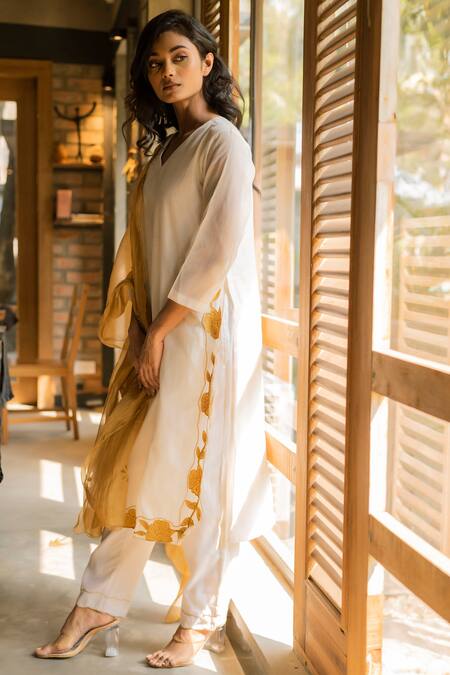 Shop Vaani Beswal Ivory Handwoven Malai Chanderi Applique Embroidered Eliza Kurta Trouser Set Shop_Vaani Beswal_Ivory Handwoven Malai Chanderi Applique Embroidered Eliza Kurta Trouser Set
