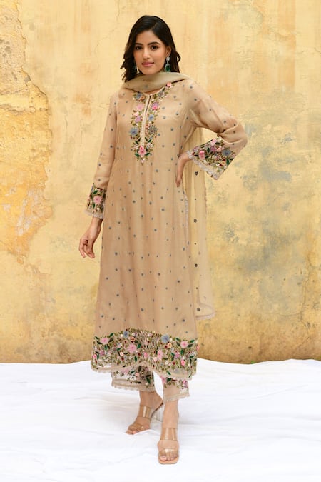 Buy_Label Niti Bothra_Ivory Silk, Bamboo Embroidery, Lace Round Neck Flower And Rosette Kurta Set _Online_at_Aza_Fashions