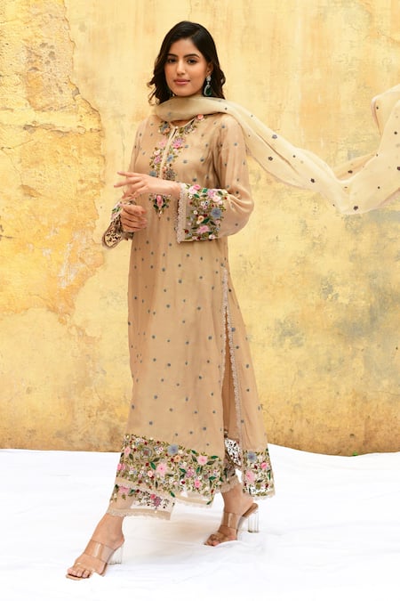Label Niti Bothra_Ivory Silk, Bamboo Embroidery, Lace Round Neck Flower And Rosette Kurta Set _at_Aza_Fashions