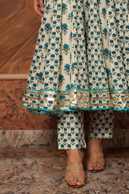 Pomcha Jaipur_White Cotton Floral, Gota Round Paisley Printed Anarkali Set _Online_at_Aza_Fashions