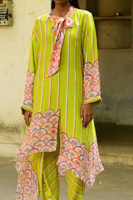 Swati Vijaivargie_Green Silk Striped Pattern Round Tunic And Dhoti Pant Set _Online_at_Aza_Fashions
