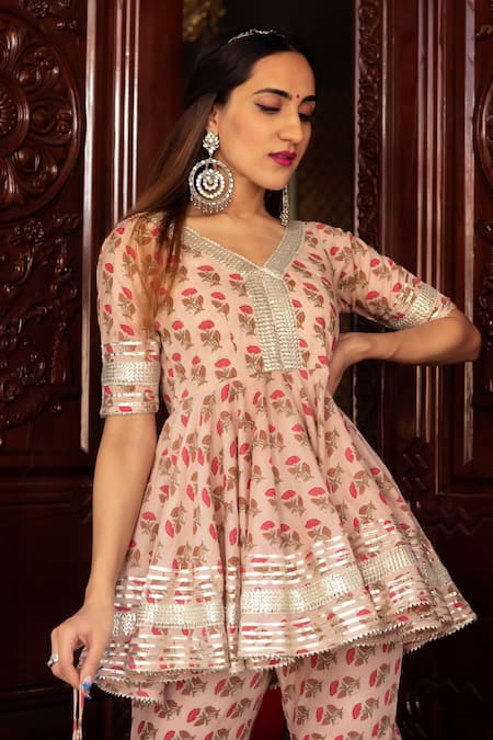 Shop Pomcha Jaipur Peach Dupatta Soft Net, Kurta And Sharara , Lining Printed Set Online at Aza Fashions Shop_Pomcha Jaipur_Peach Dupatta Soft Net, Kurta And Sharara , Lining Printed Set _Online_at_Aza_Fashions