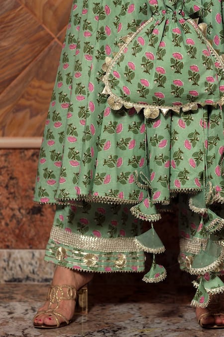 Pomcha Jaipur_Green Floral V Neck Calico Print Anarkali Set _Online_at_Aza_Fashions