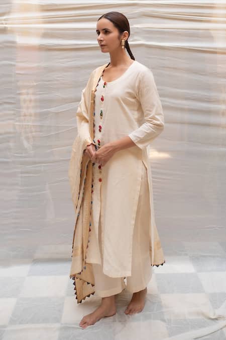 Shop_Priyanka Raajiv_Ivory Silk Floral, Paisley Stripe Pattern And Multi Color Brocade Chandi Dupatta _Online_at_Aza_Fashions