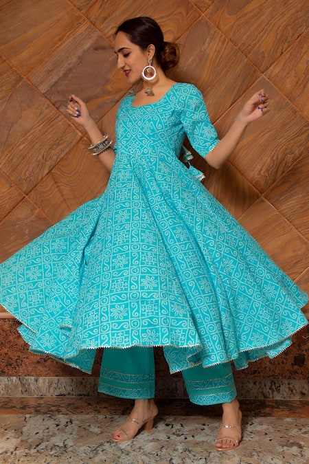 Pomcha Jaipur_Blue Bandhani Round Neck Bandhej Cotton Anarkali Set _at_Aza_Fashions