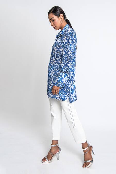 Anmol Kakad White Crepe Embroidery Collared Floral Pattern Long Shirt Online at Aza Fashions Anmol Kakad_White Crepe Embroidery Collared Floral Pattern Long Shirt_Online_at_Aza_Fashions