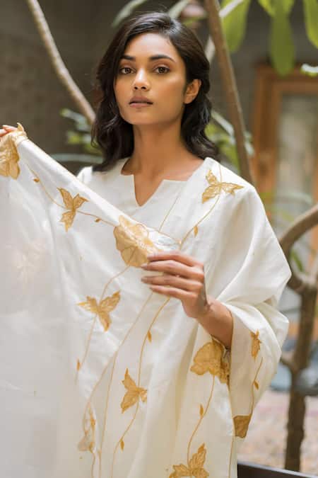 Shop Vaani Beswal Ivory Handwoven Malai Chanderi Applique Embroidered Esaa Kurta Trouser Set Shop_Vaani Beswal_Ivory Handwoven Malai Chanderi Applique Embroidered Esaa Kurta Trouser Set