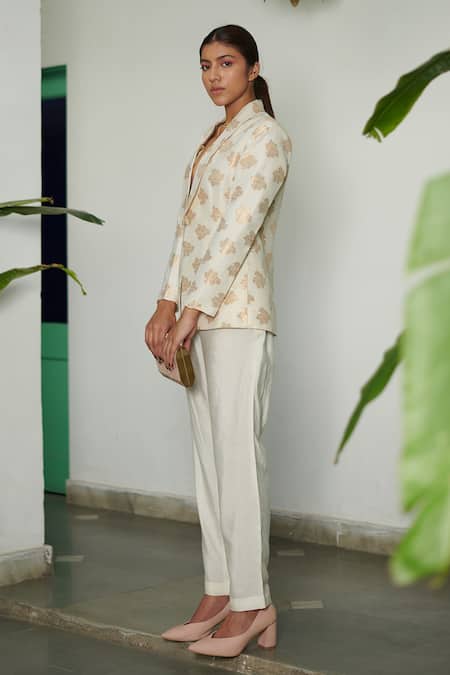 GG By Asha Gautam_White Silk, Brocade Floral Pattern Lapel Collar Handwoven Blazer With Pant Set_Online_at_Aza_Fashions