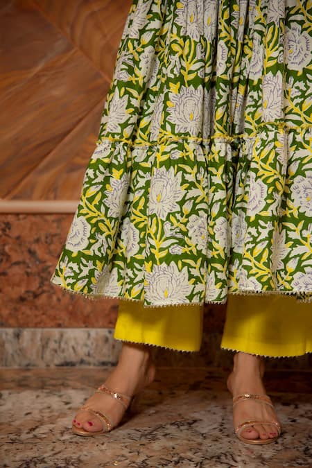 Buy_Pomcha Jaipur_Yellow Anarkali And Pant Cotton, Dupatta Organza Floral Printed Tiered Set _Online_at_Aza_Fashions