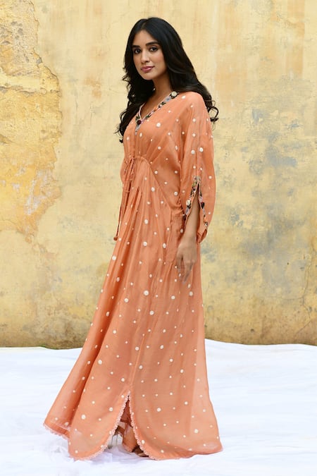 Buy_Label Niti Bothra_Peach Silk Embroidery V-neck 3d Rosette Motif Kaftan 