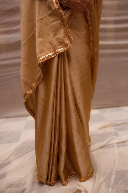 Priyanka Raajiv_Beige Chanderi Silk Sequin And Metallic Lace Border Bhuvaneshwari Saree _at_Aza_Fashions