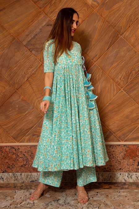 Pomcha Jaipur_Blue Anarkali And Pant Cotton, Dupatta Organza Floral V Neck Noor Printed Set _Online_at_Aza_Fashions