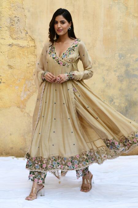 Label Niti Bothra_Ivory Silk Embroidery V-neck Floral Angarkha Anarkali Set _Online_at_Aza_Fashions