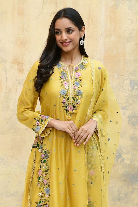 Label Niti Bothra_Yellow Silk, Bamboo Embroidery, Lace Split V-neck Blooming Flower Kurta Set _Online_at_Aza_Fashions