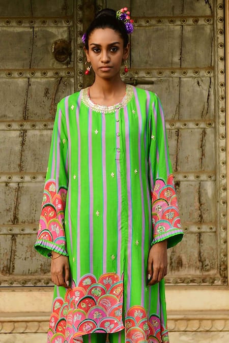 Swati Vijaivargie_Green Silk Embroidery Gota Patti Juhi Asymmetrical Kurta And Pant Set  _Online_at_Aza_Fashions