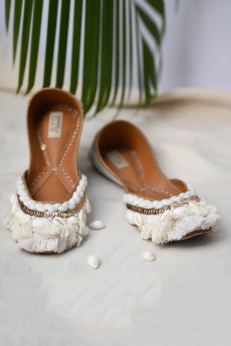 Jutti Express_White Embroidered Malibu Juttis _at_Aza_Fashions