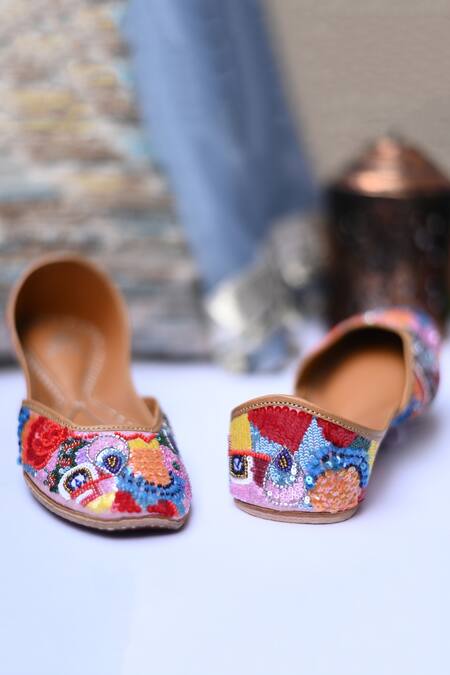 Buy_Jutti Express_Peach Embroidered Nirvana Sequin Juttis _Online_at_Aza_Fashions