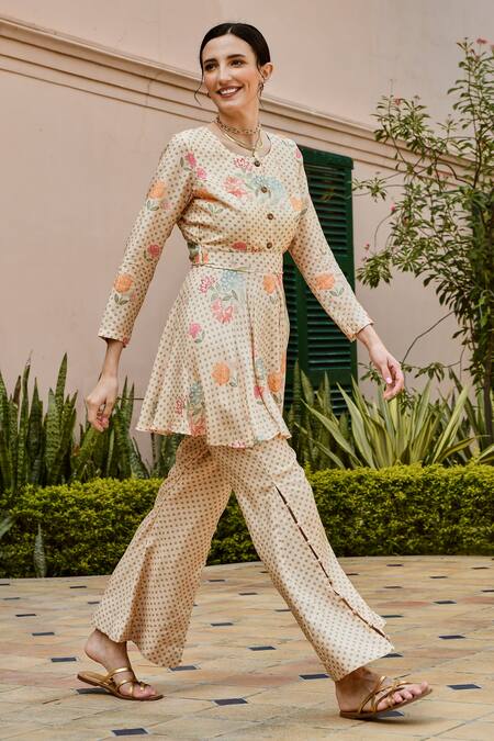 Karaj Jaipur_Cream Muslin Floral And Polka Dot Round & Pattern Top With Pant_at_Aza_Fashions