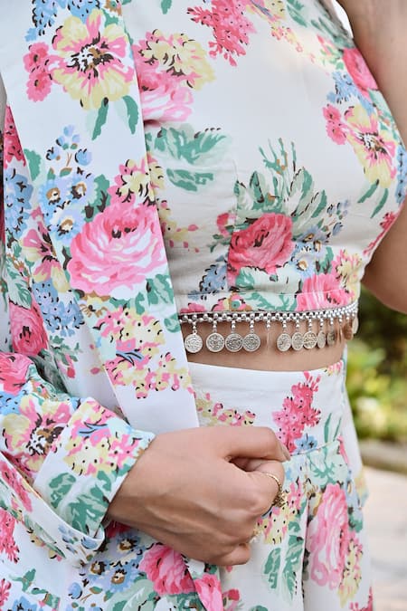 Shop Palak & Mehak White Crepe Metallic Thread, Lisa Blossom Print Blazer Flared Pant Set Online at Aza Fashions Shop_Palak & Mehak_White Crepe Metallic Thread, Lisa Blossom Print Blazer Flared Pant Set _Online_at_Aza_Fashions
