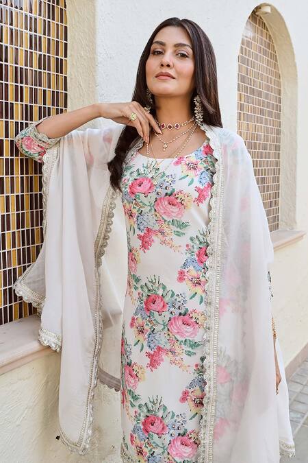 Palak & Mehak Off White Organza, Crepe Gota Patti, Aravali Garden Print Kurta Set With Cape at Aza Fashions Palak & Mehak_Off White Organza, Crepe Gota Patti, Aravali Garden Print Kurta Set With Cape _at_Aza_Fashions