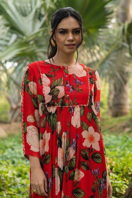 Divi By Sonal Khandelwal Red Georgette, Viscose Round Neck Wild Rose Printed Tunic And Pant Set Online at Aza Fashions Divi By Sonal Khandelwal_Red Georgette, Viscose Round Neck Wild Rose Printed Tunic And Pant Set _Online_at_Aza_Fashions