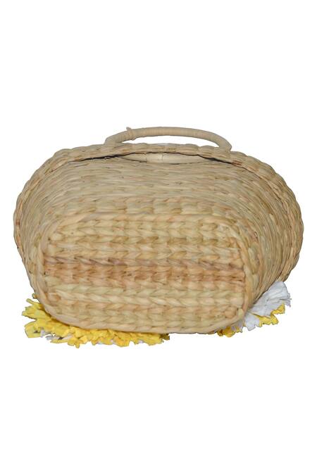 Buy_Ginn And Tonik_Beige Paper Raffia Flowers 3d Embellished Basket Woven Beach Bag_Online_at_Aza_Fashions