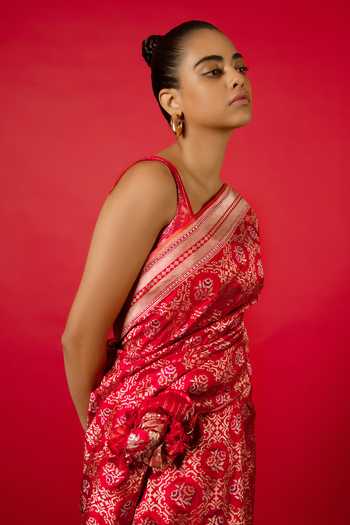 Buy_Ekaya Banaras_Red Silk Embroidery Floral Handwoven Banarasi Kadwa Saree_Online_at_Aza_Fashions
