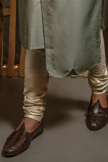 Buy Darshika Menswear Green Silk Pintuck Kurta Set Online at Aza Fashions Buy_Darshika Menswear_Green Silk Pintuck Kurta Set _Online_at_Aza_Fashions
