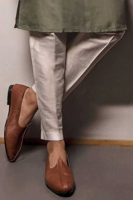 Buy_Darshika Menswear_Green Organza, Embroidery, Pearls Geometric Bundi And Kurta Set _Online_at_Aza_Fashions