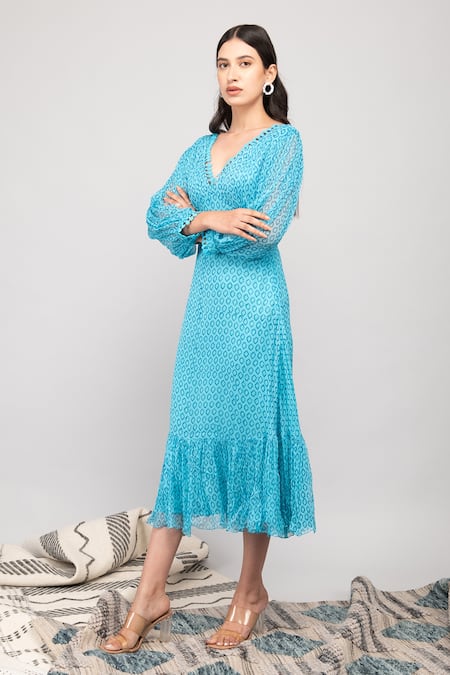 Shop_Kalakaari By Sagarika_Blue Chiffon V-neck Geometric Print Midi Dress _Online_at_Aza_Fashions
