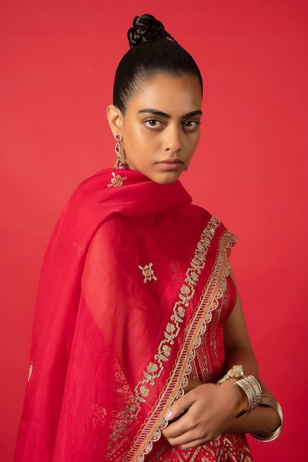 Ekaya Banaras_Red Satin Embroidery Handwoven Bridal Lehenga Set With Unstitched Blouse Fabric_Online_at_Aza_Fashions