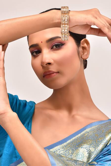 Buy_Zevar By Geeta_Gold Plated Stones, Metallic Thread Floral Meenakari Work Kada 