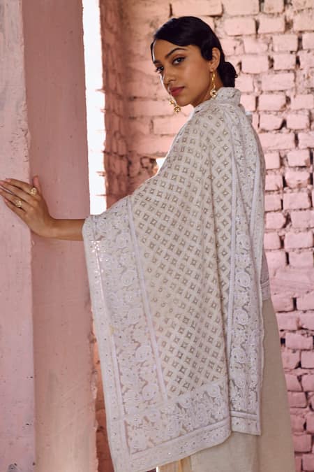 Buy Karaj Jaipur Ivory Chanderi, Cotton, Chiffon Embroidery, Sequins Chikankari Thread Kurta Set Buy_Karaj Jaipur_Ivory Chanderi, Cotton, Chiffon Embroidery, Sequins Chikankari Thread Kurta Set