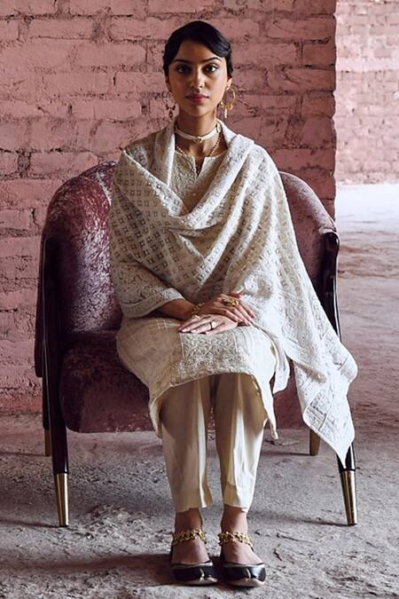 Shop Karaj Jaipur Ivory Chanderi, Cotton, Chiffon Embroidery, Sequins Chikankari Thread Kurta Set Shop_Karaj Jaipur_Ivory Chanderi, Cotton, Chiffon Embroidery, Sequins Chikankari Thread Kurta Set