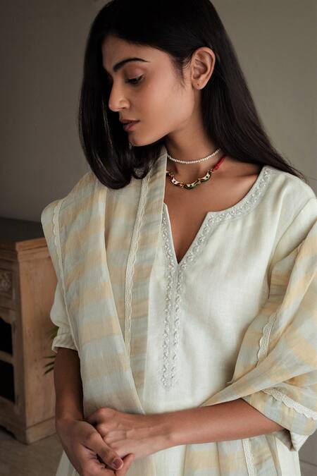 Shop_Shorshe Clothing_Ivory Handloom Tissue Stole_Online_at_Aza_Fashions