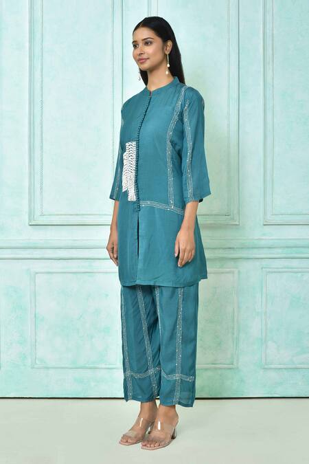 Buy_Samyukta Singhania_Green Muslin Sequins, Embroidery Mandarin Threadwork Short Kurta With Pant