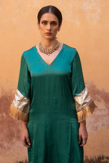 Avaasya Jaipur_Green Gabardine, Silk Fringe, Tassels V-neck Straight Kurta And Pant Set _at_Aza_Fashions