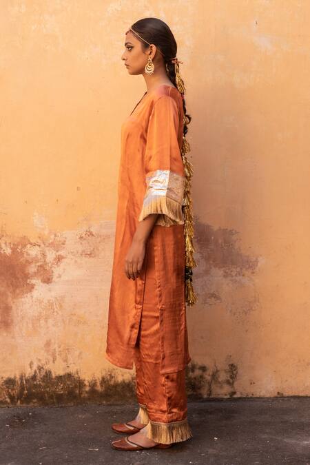 Avaasya Jaipur_Orange Silk Tassels V-neck V Kurta And Pant Set _Online_at_Aza_Fashions