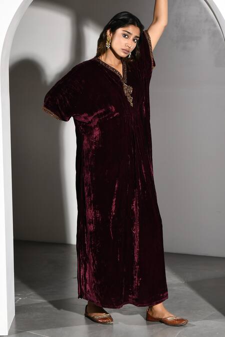 K-Anshika_Maroon Velvet Embroidery V-neck Zari Neckline Kaftan _Online_at_Aza_Fashions