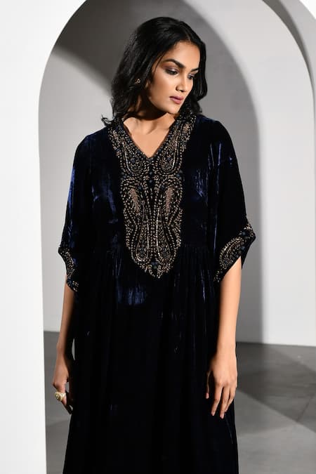 Shop_K-Anshika_Blue Velvet Embroidery Zari V Neck Paisley Neckline Kurta _Online_at_Aza_Fashions
